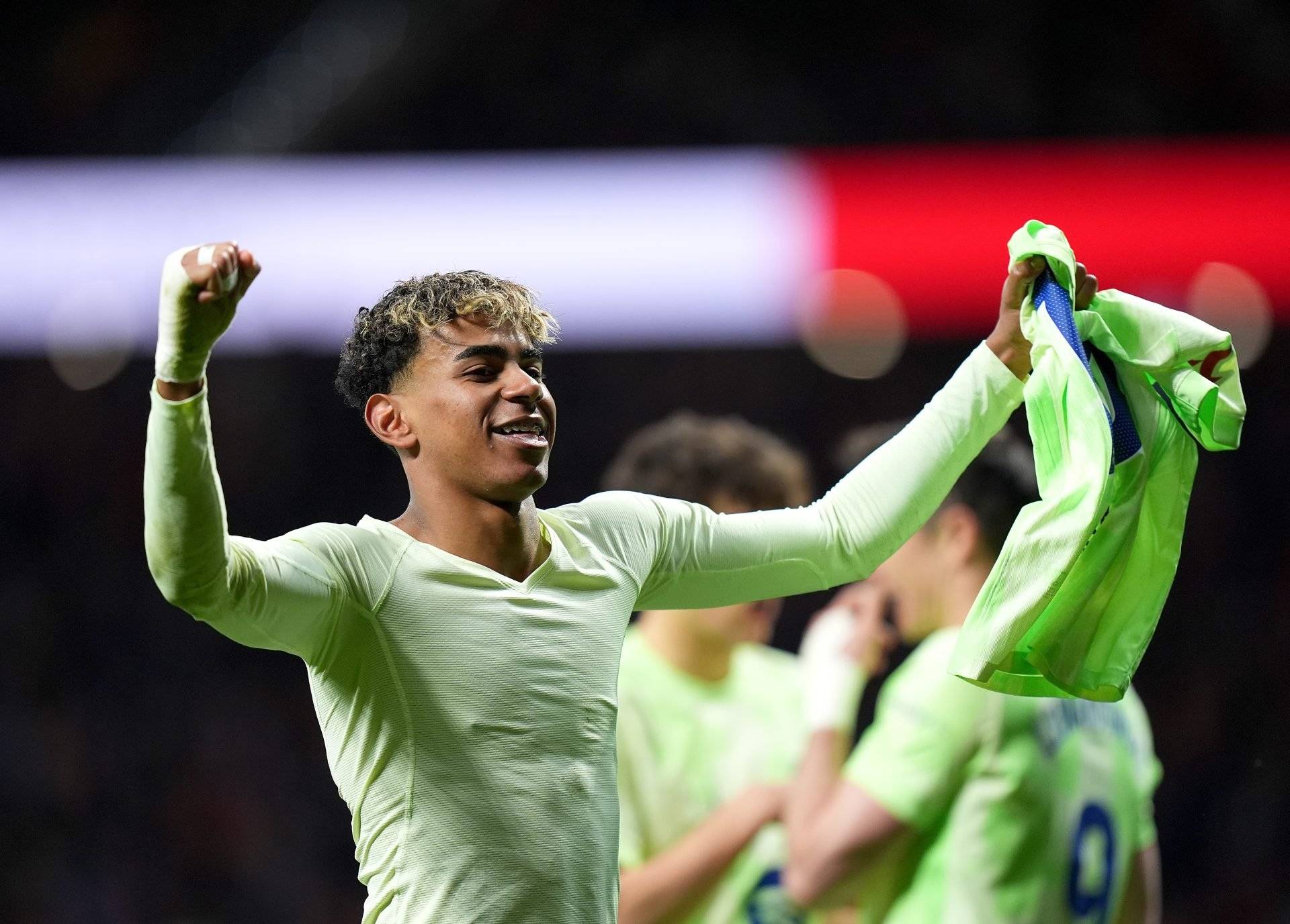 九游账号登录-C罗新星重要助攻表现突出，巴塞罗那前途光明！赛场气氛高涨(c罗最新转会最新消息官方)