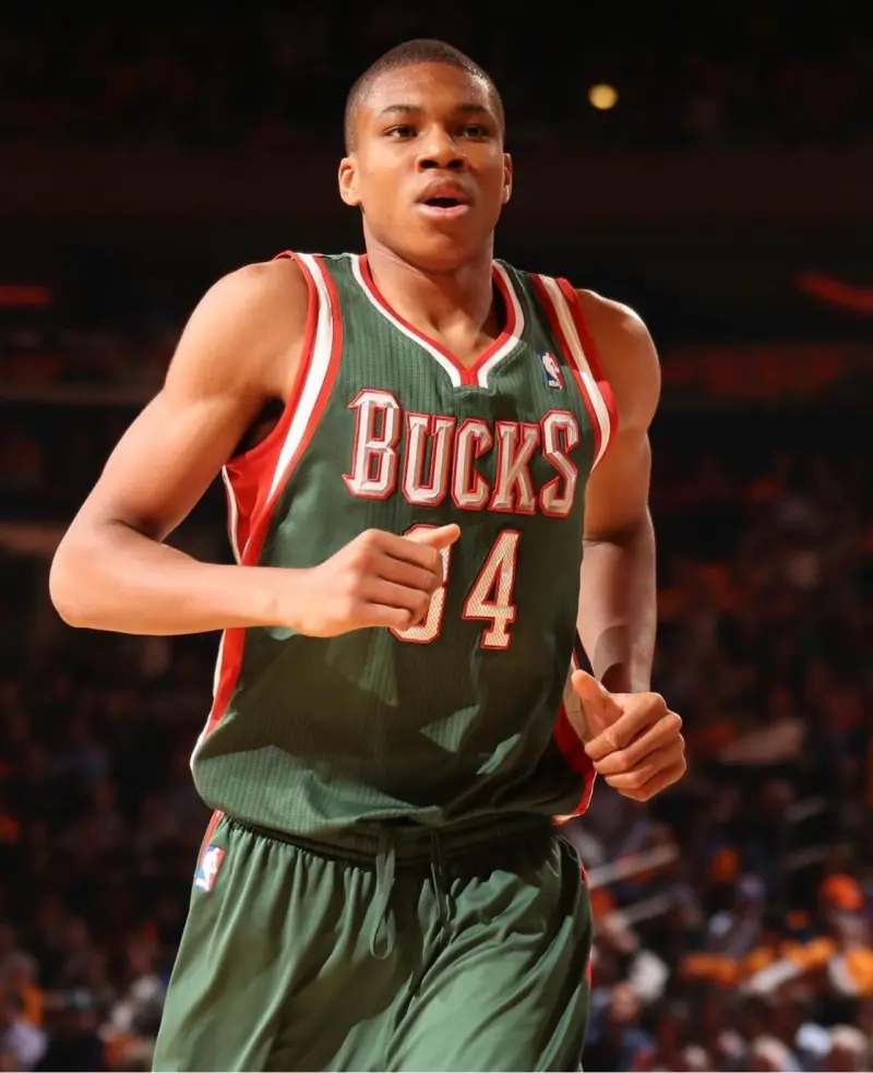 字母哥连续二十场比赛得分超过夺冠，G2不断突破！全场沸腾不已(字母哥总决赛锦集)