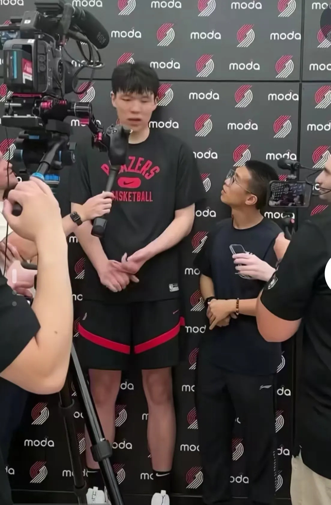 九游账号登录中心官网-太狠了！国际比赛日本菲卡再遭质疑广厦男篮国际比赛日遗憾出局，赛前布鲁克林篮网备战英超的简单介绍